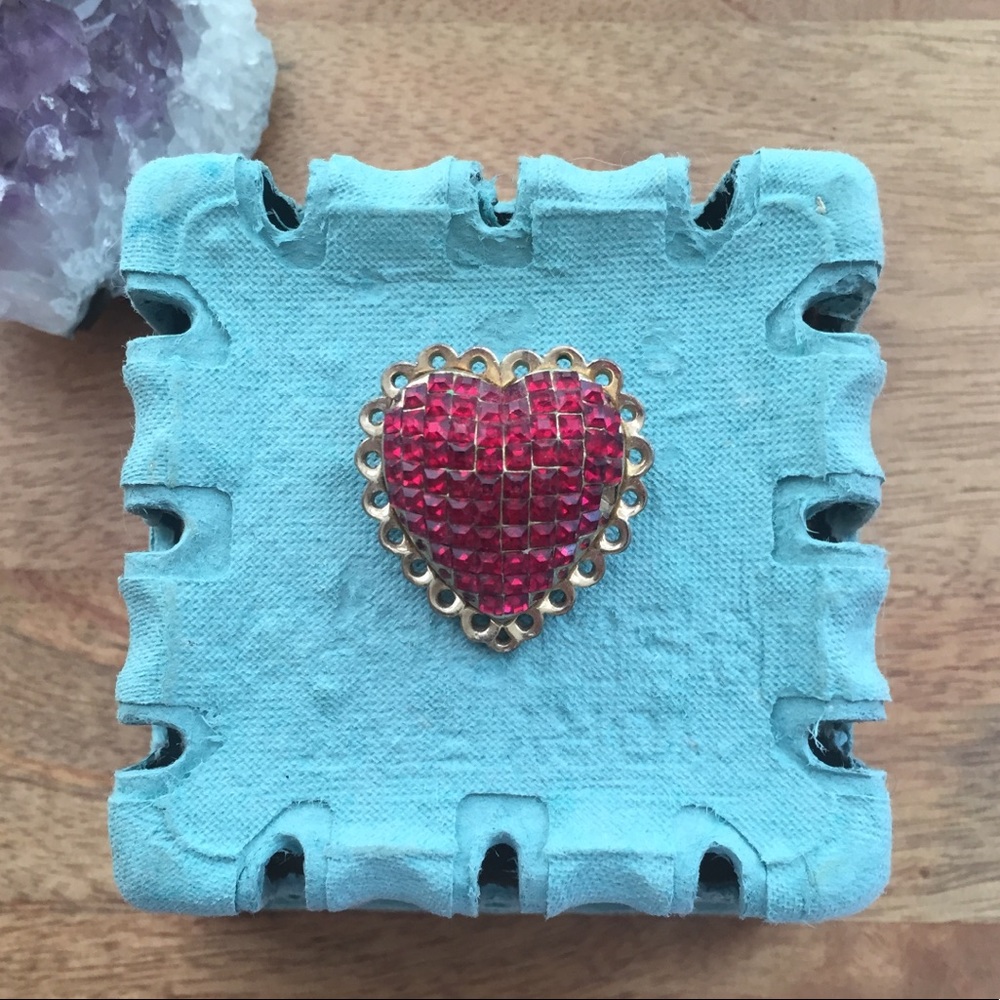 Red gem heart brooch vintage